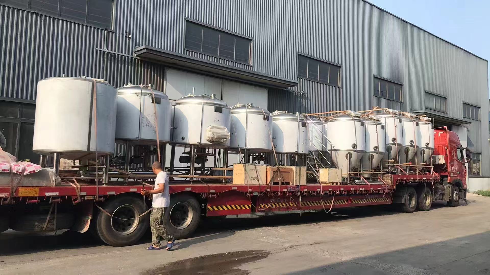 阜新精酿啤酒设备厂—精酿啤酒设备